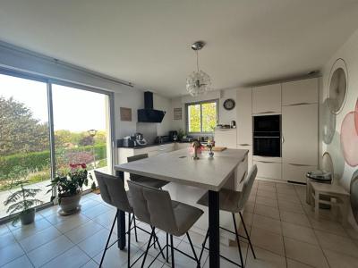 For sale Lire 5 rooms 157 m2 Maine et loire (49530) photo 1