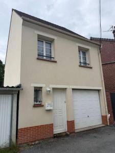 For sale Saint-just-en-chaussee 4 rooms 85 m2 Oise (60130) photo 0