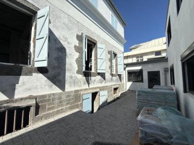 Louer Bureau 540 m2 Saint-denis