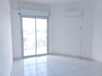 Louer Bureau 92 m2 Sainte-clotilde