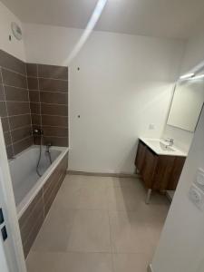 For rent Avignon 3 rooms 66 m2 Vaucluse (84000) photo 4