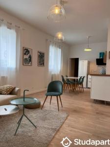 Louer Appartement 11 m2 Valence
