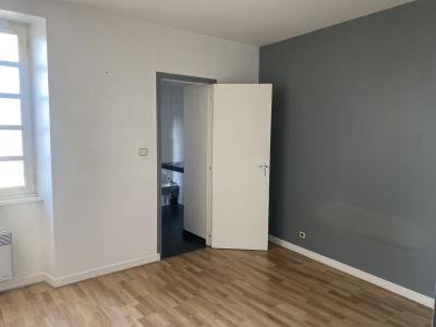 Louer Appartement  750 euros