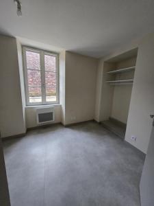 Louer Appartement 57 m2 Vezelay
