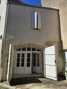 Louer Appartement Vezelay 370 euros