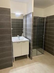 For rent Toulon 2 rooms 42 m2 Var (83000) photo 1