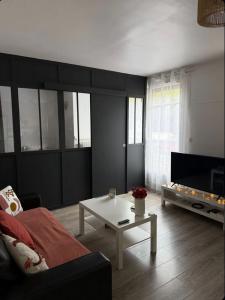 For rent Suresnes 2 rooms 34 m2 Hauts de Seine (92150) photo 0