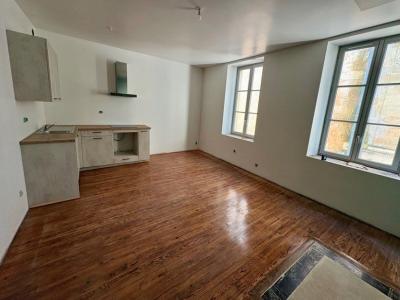 For rent Bazas 2 rooms 49 m2 Gironde (33430) photo 0