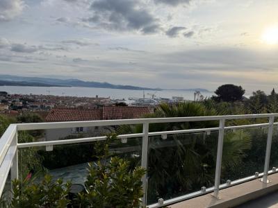 For sale 5 rooms 141 m2 Bouches du Rhone (13600) photo 2
