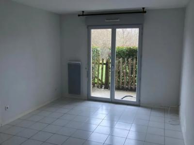 For rent Saint-vivien-de-medoc 41 m2 Gironde (33590) photo 2
