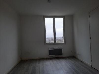 Louer Appartement Ennery 640 euros