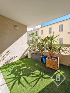 For sale Marseille-8eme-arrondissement 3 rooms 73 m2 Bouches du Rhone (13008) photo 0