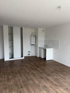 For rent Dammarie-les-lys 2 rooms 44 m2 Seine et marne (77190) photo 2