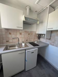 For rent 137 Rue Tour de l' Ev�que 1 room 36 m2 Gard (30900) photo 0