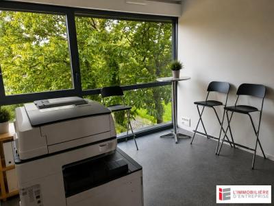 Louer Commerce Chapelle-des-fougeretz 31200 euros