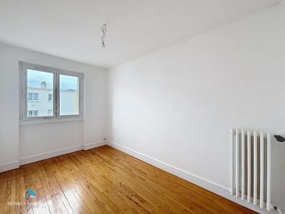 For sale Clermont-ferrand 4 rooms 69 m2 Puy de dome (63000) photo 2