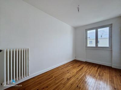 For sale Clermont-ferrand 4 rooms 69 m2 Puy de dome (63000) photo 4