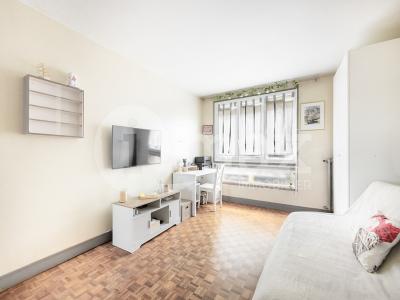 For sale Courbevoie 4 rooms 70 m2 Hauts de Seine (92400) photo 0