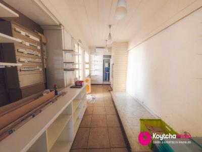 Louer Local commercial Saint-joseph 46800 euros