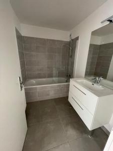 Louer Maison Cannes-ecluse 1299 euros