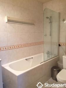 Louer Appartement Paris-17eme-arrondissement 1200 euros