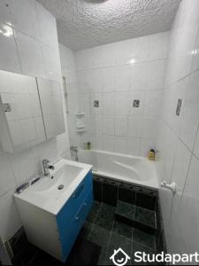 Louer Appartement Marseille-10eme-arrondissement 500 euros