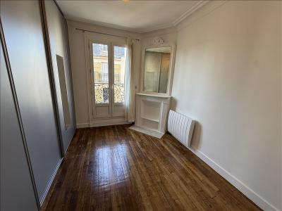For rent Paris-18eme-arrondissement 2 rooms 33 m2 Paris (75018) photo 1
