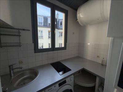 For rent Paris-18eme-arrondissement 2 rooms 33 m2 Paris (75018) photo 3