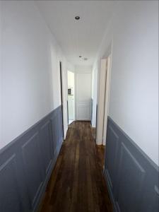 For rent Paris-18eme-arrondissement 2 rooms 33 m2 Paris (75018) photo 4
