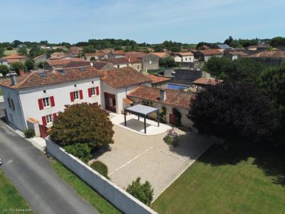 For sale Aigre 7 rooms 214 m2 Charente (16140) photo 0