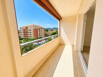 Acheter Appartement 84 m2 Hyeres