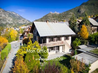 For sale Guillestre 7 rooms 210 m2 Hautes alpes (05600) photo 0