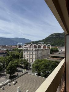 Louer Appartement 87 m2 Grenoble