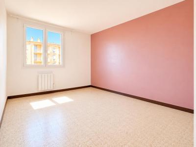 Louer Appartement Marseille-10eme-arrondissement 890 euros