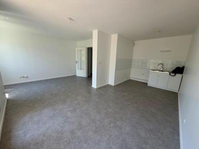 For rent Grenoble 2 rooms 51 m2 Isere (38100) photo 0