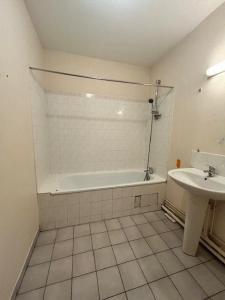 For sale Toulouse 4 rooms 76 m2 Haute garonne (31400) photo 2