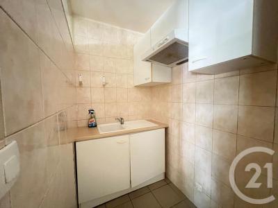 For rent Fontenay-sous-bois 1 room 27 m2 Val de Marne (94120) photo 4