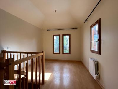 Louer Maison Ennery 789 euros