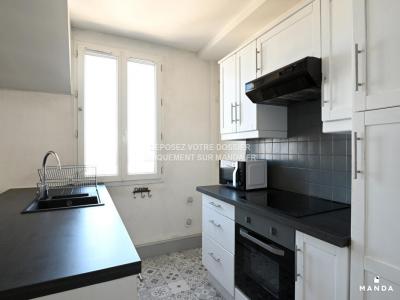 Louer Appartement 43 m2 Courbevoie