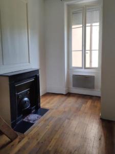 For rent Lyon-7eme-arrondissement 1 room 24 m2 Rhone (69007) photo 0
