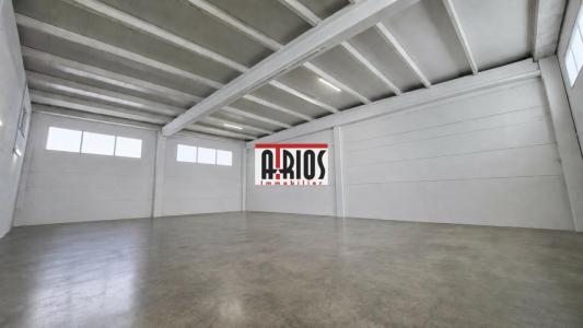 Louer Commerce 1000 m2 Six-fours-les-plages