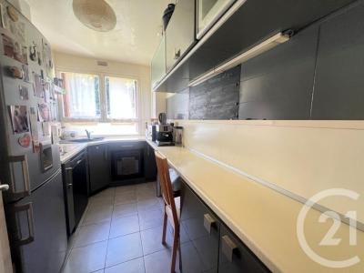 For rent Fontenay-sous-bois 3 rooms 61 m2 Val de Marne (94120) photo 3