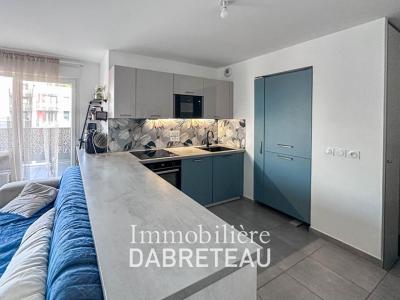 For sale Vaulx-en-velin 4 rooms 75 m2 Rhone (69120) photo 1