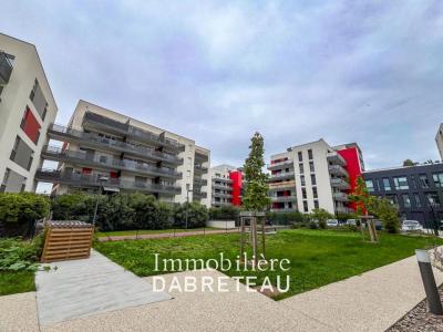 For sale Vaulx-en-velin 4 rooms 75 m2 Rhone (69120) photo 2