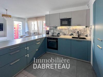 For sale Vaulx-en-velin 4 rooms 75 m2 Rhone (69120) photo 3