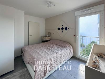 For sale Vaulx-en-velin 4 rooms 75 m2 Rhone (69120) photo 4