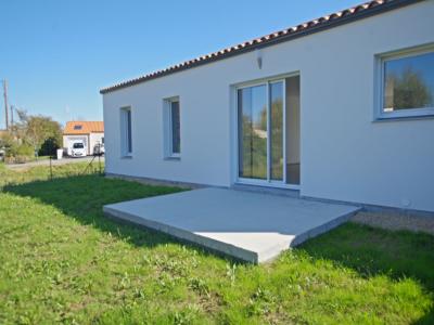 For rent PROXIMIT� LECLERC 4 rooms 86 m2 Vendee (85340) photo 0