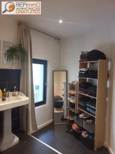 For rent Tours Rue d'Entraigues,  2 rooms 35 m2 Indre et loire (37200) photo 0