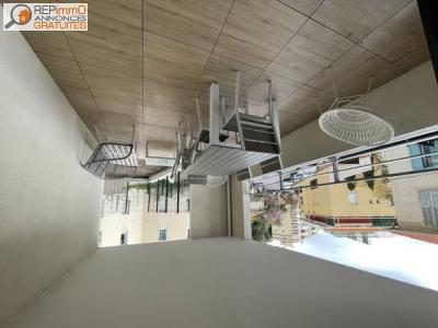 Louer Appartement 54 m2 Beausoleil