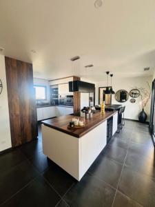 For sale Serignan 4 rooms 115 m2 Herault (34410) photo 3